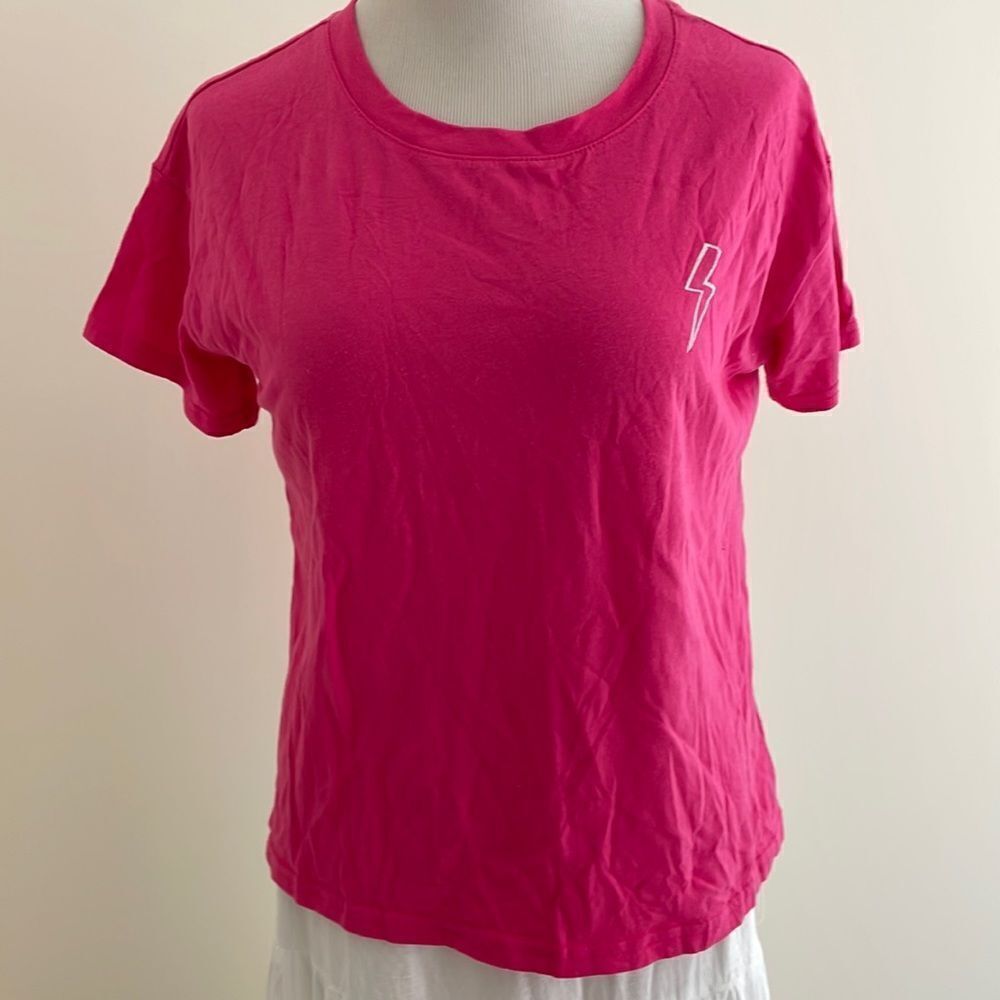 Fuchsia pink simple T-shirt with lightning bolt women’s XS